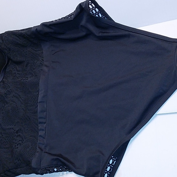 NWT COASTAL BLUE~Plus Size Halter Neck Lace Front Black Sexy Swimsuit~1X~ - Picture 11 of 14